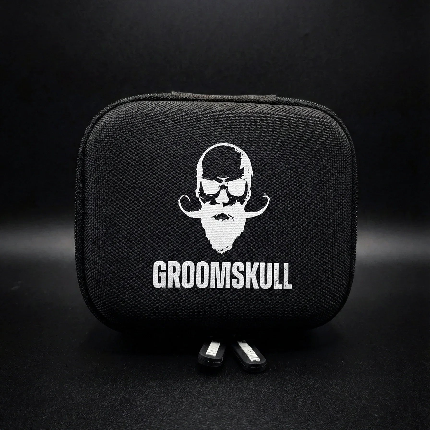 La GroomBoxâą : L'Ătui de Voyage pour votre rasoir GroomSkullÂź - GroomSkullÂź