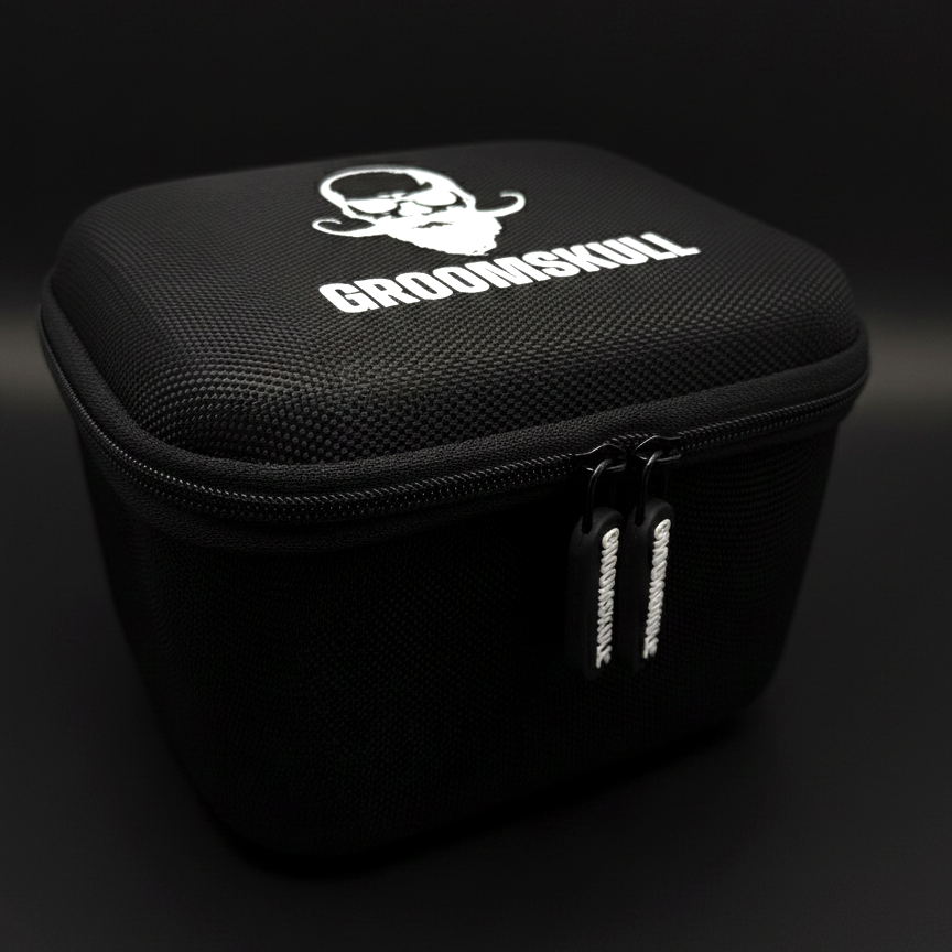 La GroomBox™ : L'Étui de Voyage pour votre rasoir GroomSkull®